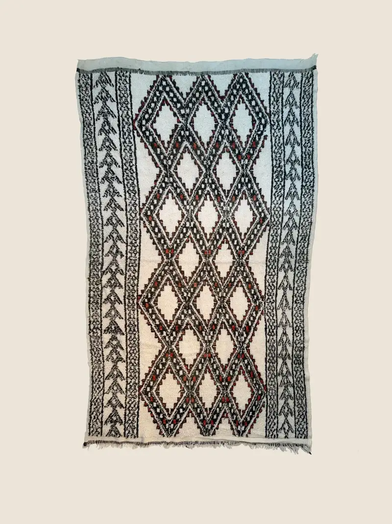 Beni M'guild vintage rug 170×287cm, handwoven coton in light gray and burnt coral with geometric patterns
