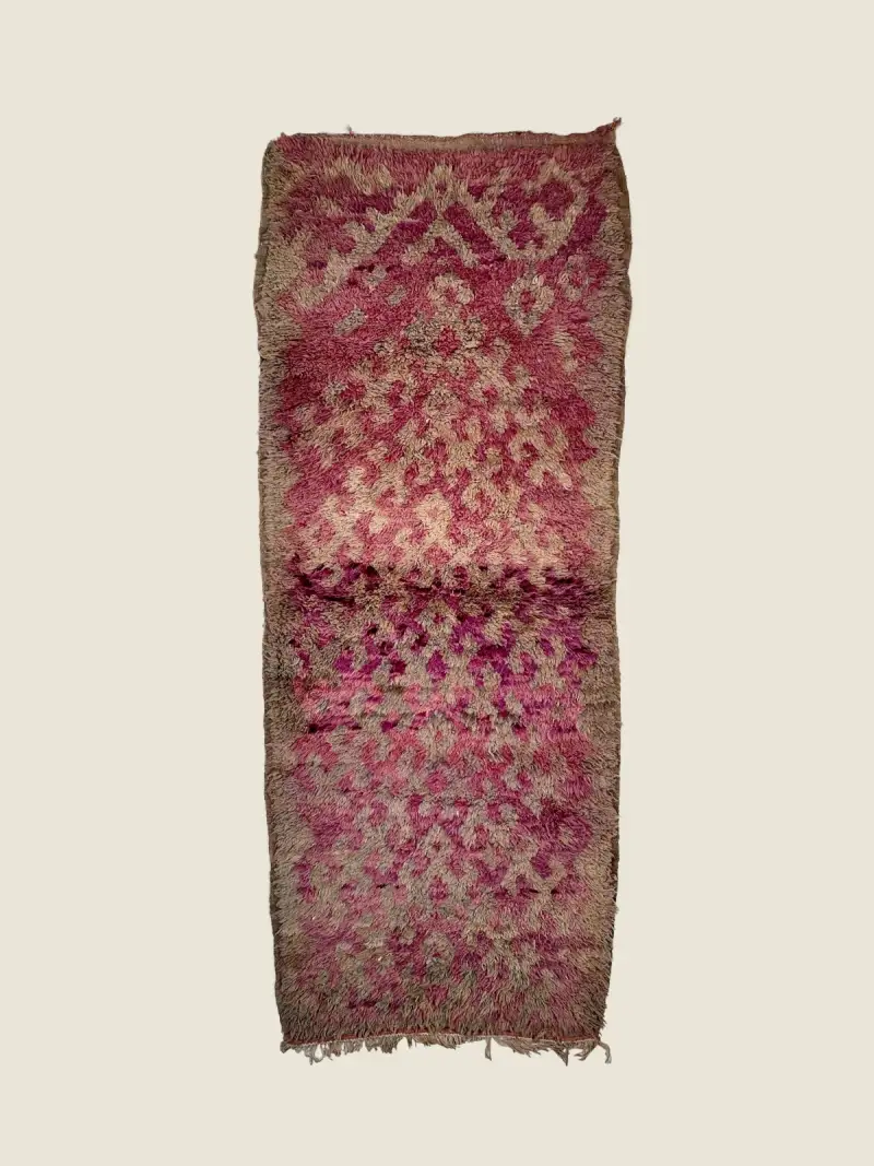IZRIN - Beni M'guild rug 96×230cm, vintage berber rug in dusty rose and beige, handwoven wool with geometric pattern.