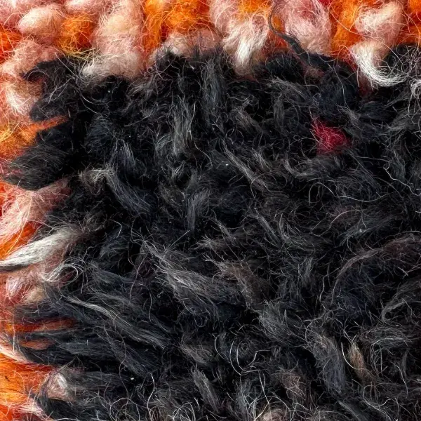 Dark charcoal gray color swatch for marmucha product.